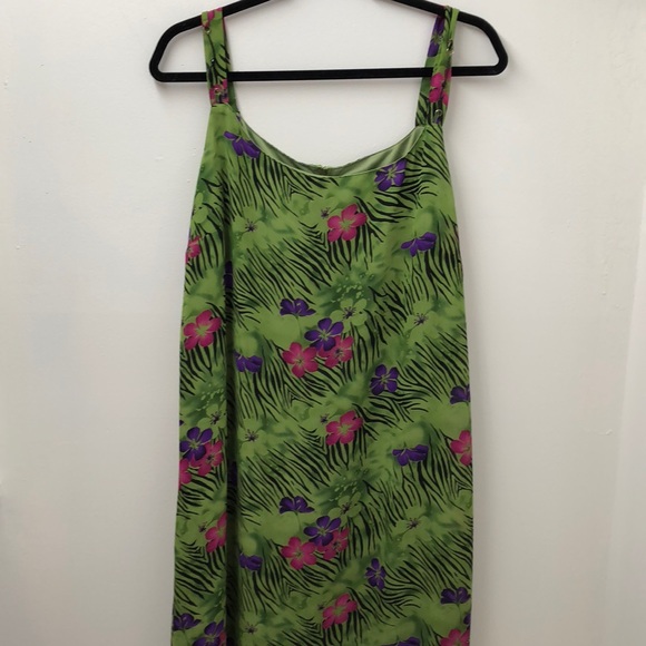 Mlle Gabrielle Dresses & Skirts - Mlle Gabrielle Green Floral Dress Size 22
